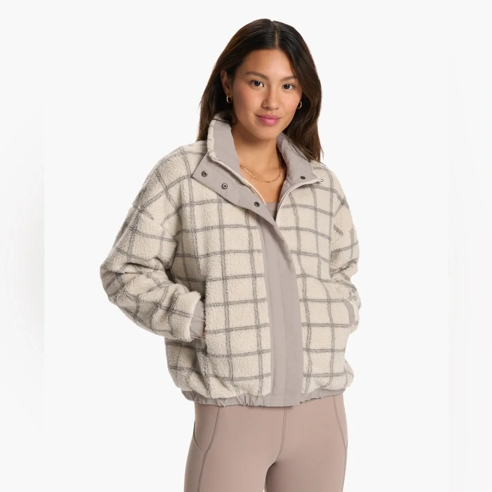 NWT Vuori Plaid Cozy Sherpa Women's Full Zip Jacket in Suede Windowpane - Picture 2 of 10
